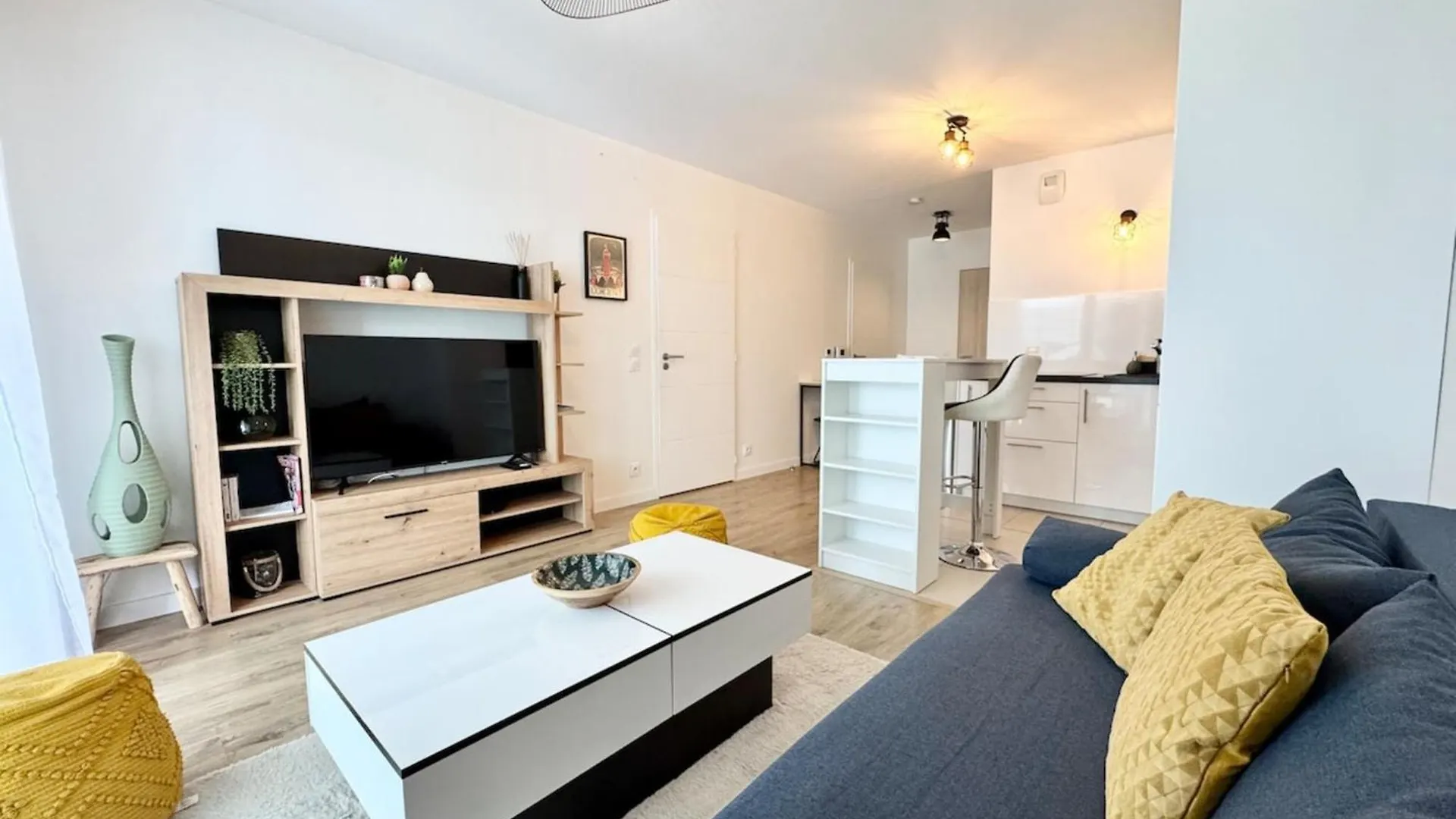 דירות לוריין Peristyle - T2 De Standing Neuf - Balcon
